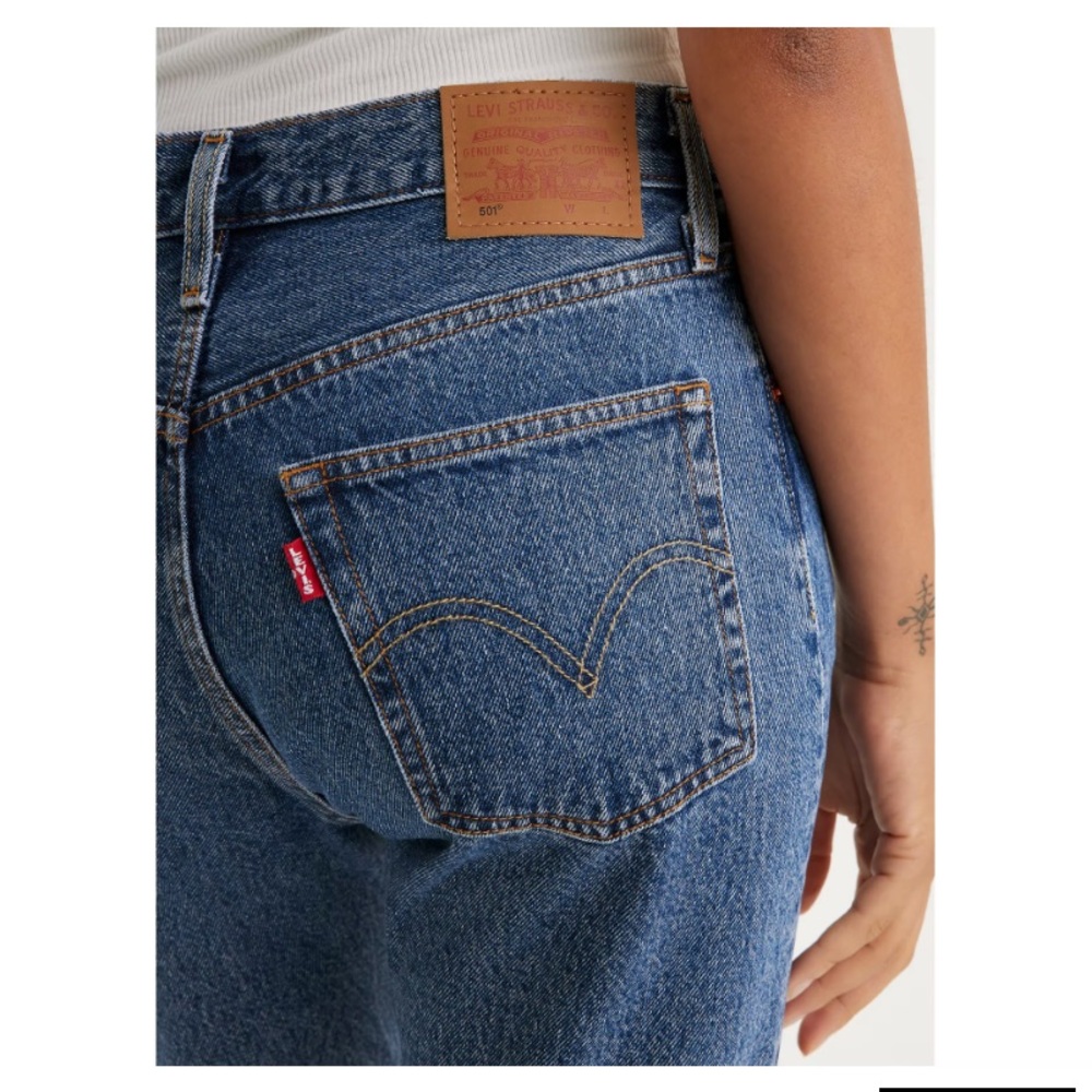 Levi’s Classic 501 Denim Jeans in Stone Wash